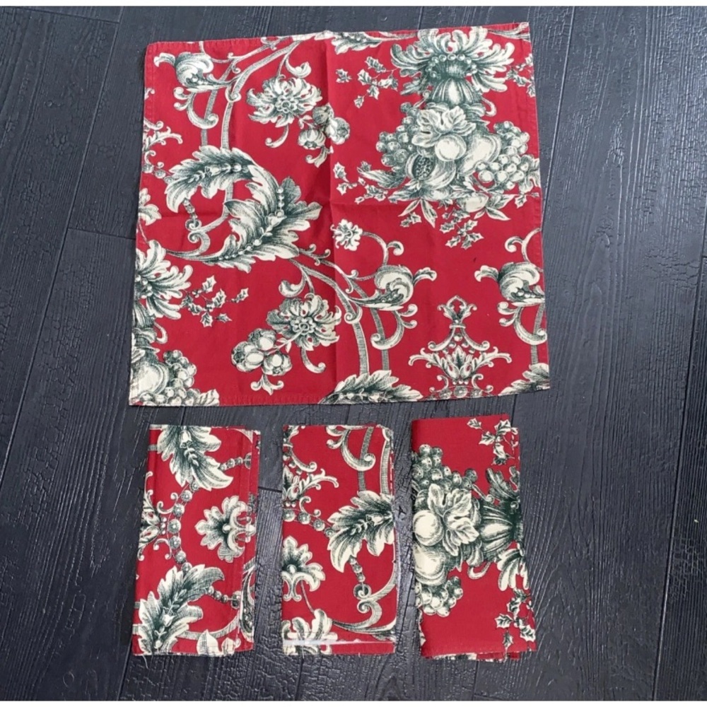 LAUREN Ralph Lauren Christmas Holiday Napkins Set (4)‎ Cotton Floral Hayley